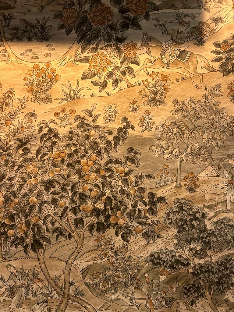 First time at the Royal Crown in Rochester for a decade. Fantastic refurbishment by <a href="/ShepherdNeame/">Shepherd Neame</a> but I have to know… What’s the wallpaper??