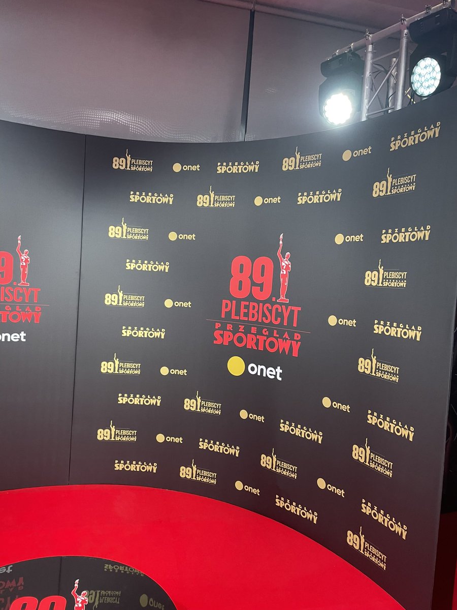 polsatsport's tweet image. Dokładne wyniki pierwszej trójki 89. Plebiscytu Sportowca Roku 2023📊

1⃣. Iga Świątek - 113 137 pkt
2⃣. Bartosz Zmarzlik - 72 438 pkt
3⃣. Aleksander Śliwka - 71 163 pkt