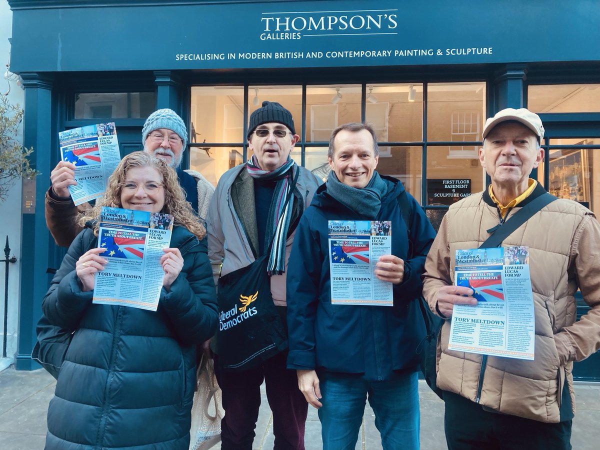 edwardlucas's tweet photo. Hyde Park today ! First wave of deliverers with our leaflet highlighting Tory meltdown and Labour timidity. Many thanks to all! https://t.co/gOBoTettIB