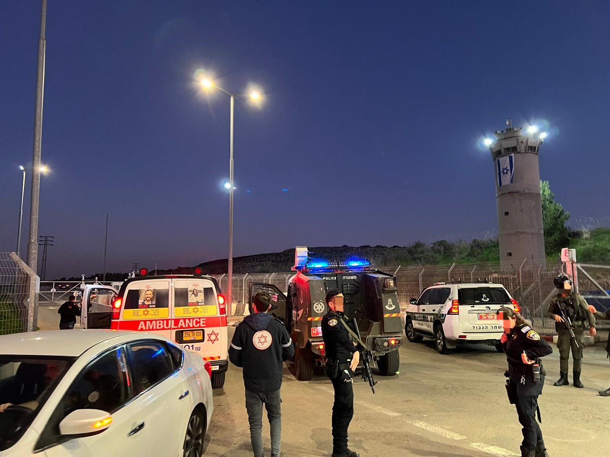 manniefabian's tweet photo. Police say a Palestinian child was mistakenly killed by officers during a car-ramming attack at a checkpoint in East Jerusalem.

According to police, a car with a Palestinian man and woman arrived at the checkpoint near the West Bank town of Biddu and accelerated into a Border Police officer in her 20s.

The officer was lightly wounded, and other officers opened fire at the vehicle, killing both occupants.

"As a result of the shooting at the terrorists, a girl who was in another vehicle at the crossing was hit," police say.

According to medics, the Palestinian girl, aged three, was critically injured by the gunfire and was declared dead at the scene a short while later.
