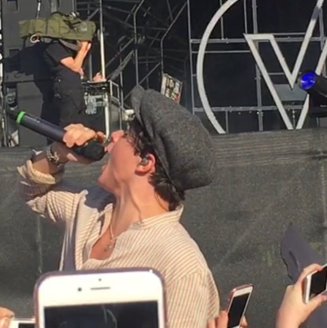 dailysbws's tweet photo. neck vein... https://t.co/uGY4oPAsY6