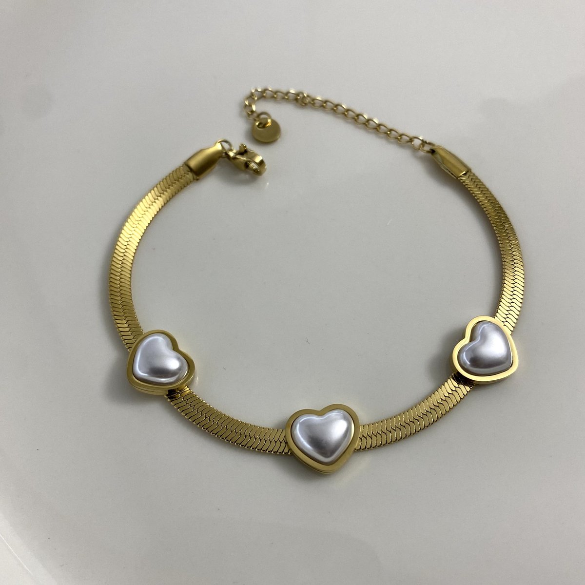 Beklenen çekiliş geldii🎉

Bu tweeti retweetle, bizi takip et, yoruma beğendiğini yaz bu bilekliklerden biri senin olsuun 🥹💖