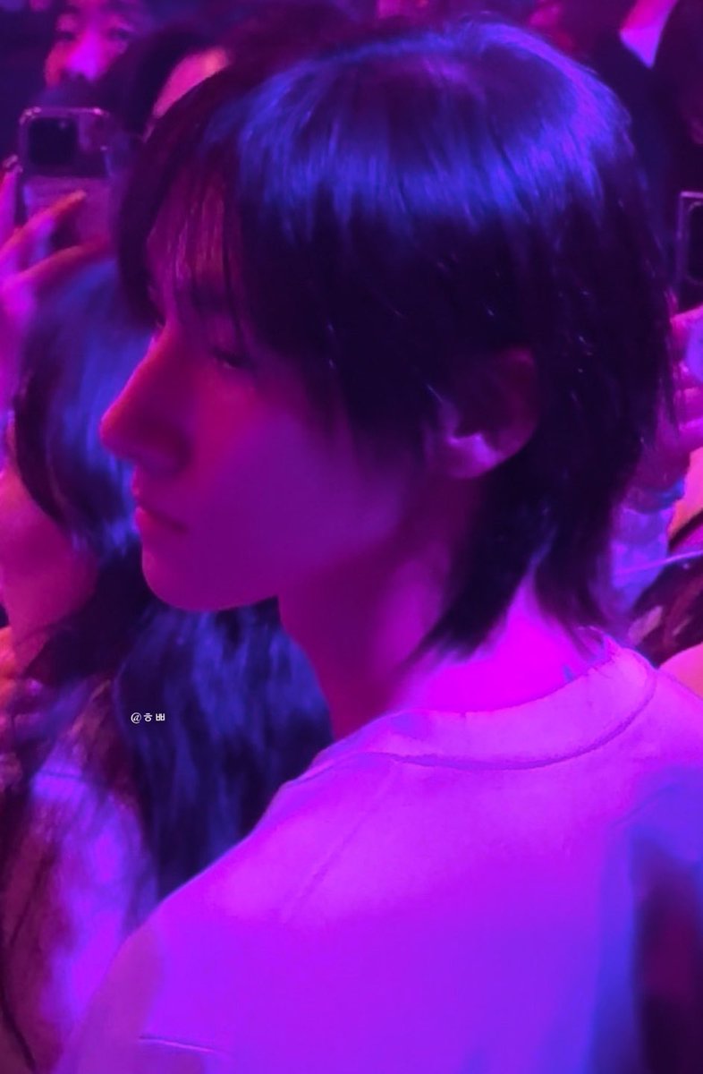ykhnmx's tweet photo. Jamás creí que estaría con vida para apreciar a Changkyun con el cabello así de largo. Se ve guapísimo. Agradecida con el de arriba por darnos este concepto. https://t.co/YllCAoAWke