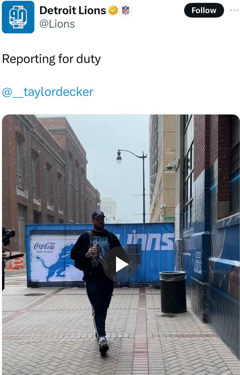 BussinWTB's tweet photo. Well done @Lions 😂😂😂 https://t.co/Csz3emEagR