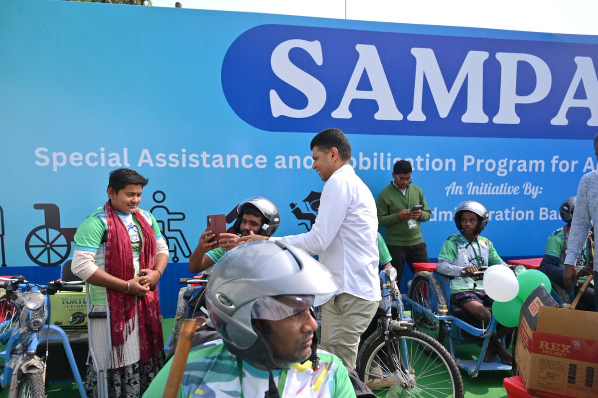 DBalasore's tweet image. #SAMPAD an initiative by district administration Balasore, aims for an inclusive and empowered society. Both the Beneficiaries and the sponsoring partners have participated in #Nua-O fest and enjoyed  it's colourful vibes. 
@CMO_Odisha @MoSarkar5T @SSEPD2