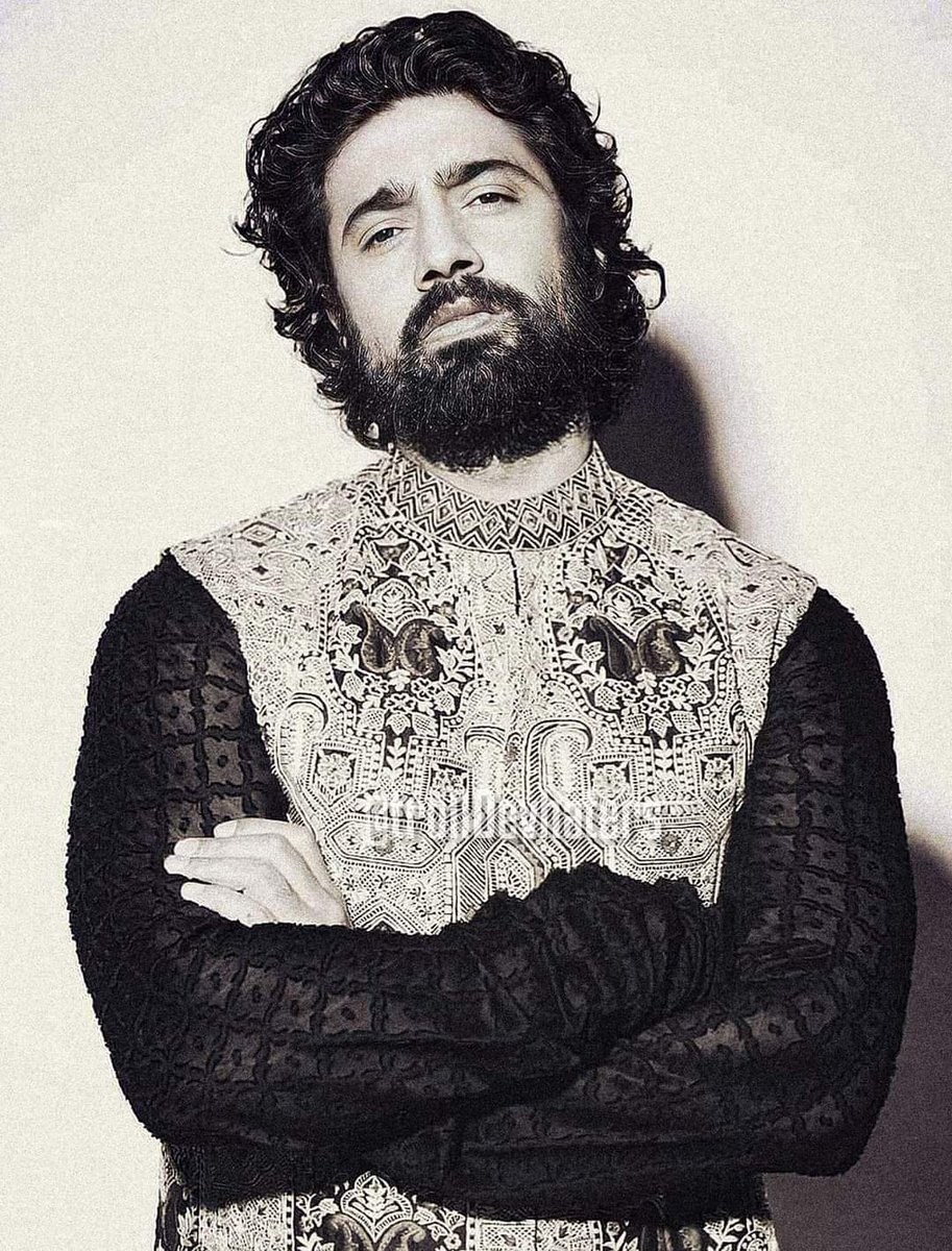 Rajdeepkar71220's tweet image. If Kabir Singh movie was made in Bengali then Superstar Dev's look would be exactly like this #movies #kabirsingh #superstardev
