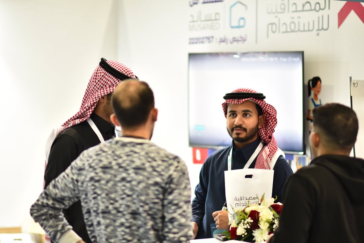 Rals2030's tweet photo. لحظات مميزة من الموسم الخامس لـ
#ملتقى_الموارد_البشرية_والاستقدام
مكتب قمة المصداقية للاستقدام @qamksa1
استقبلتفي جناحه زوار المعرض وقدم لهم العديد من الخدمات المتميزة طيلة أيام الملتقى
#HRALS23
#الرياض
#السعودية
#RiyadhExpo2030 https://t.co/bfYzC8lqDu