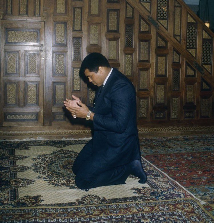 J'ai demandé à Allah la richesse, 
Il m'a donné l'islam.

- Muhammed Ali