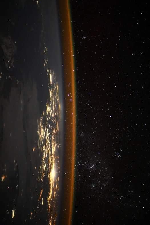 ScienceNatureW2's tweet photo. Earth at night as seen from the ISS! Credit NASA. https://t.co/0TnMFsqHPN