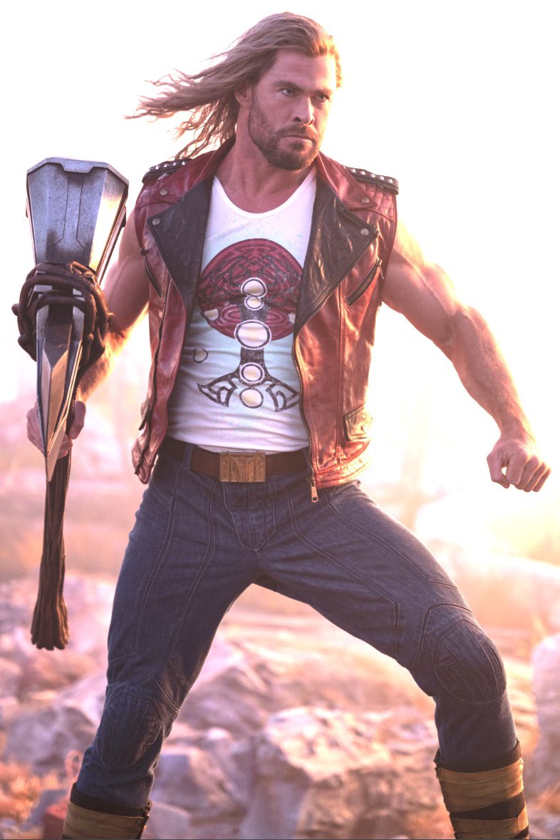 “The MCU doesn’t have a overdesign problem” they gave a pare of jeans panel lines 💀