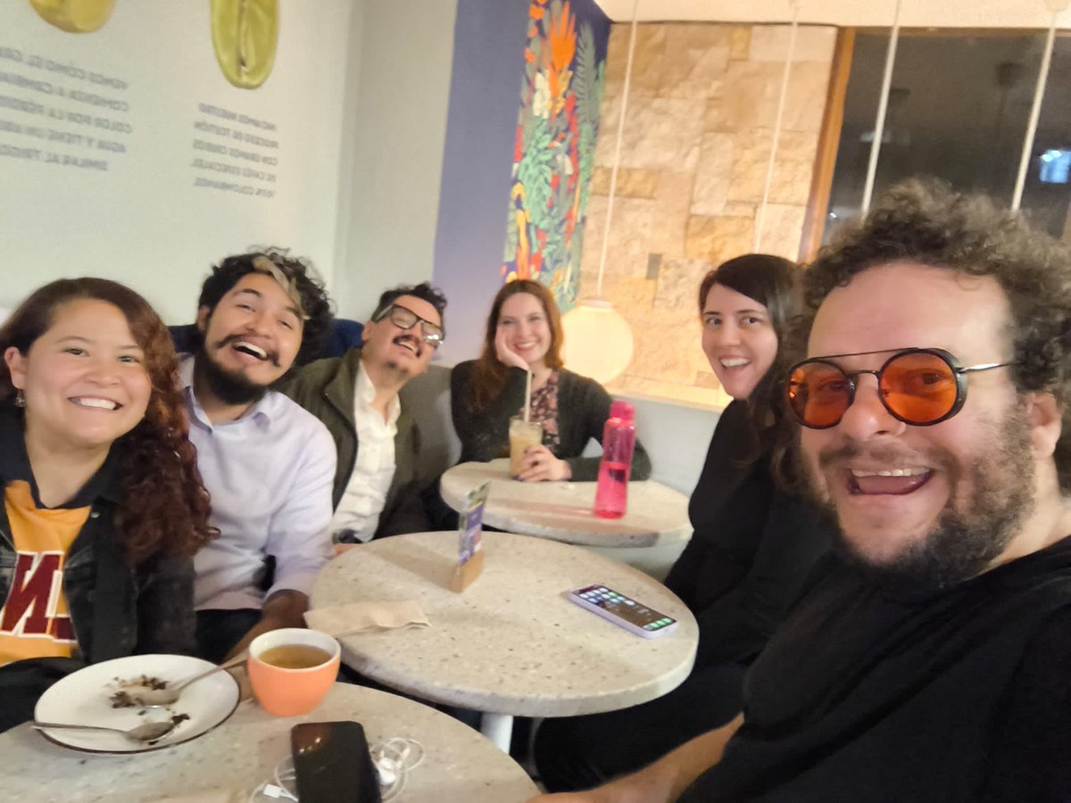 Suricata ridícula pero no abogada 🪲🦕 tweet media
