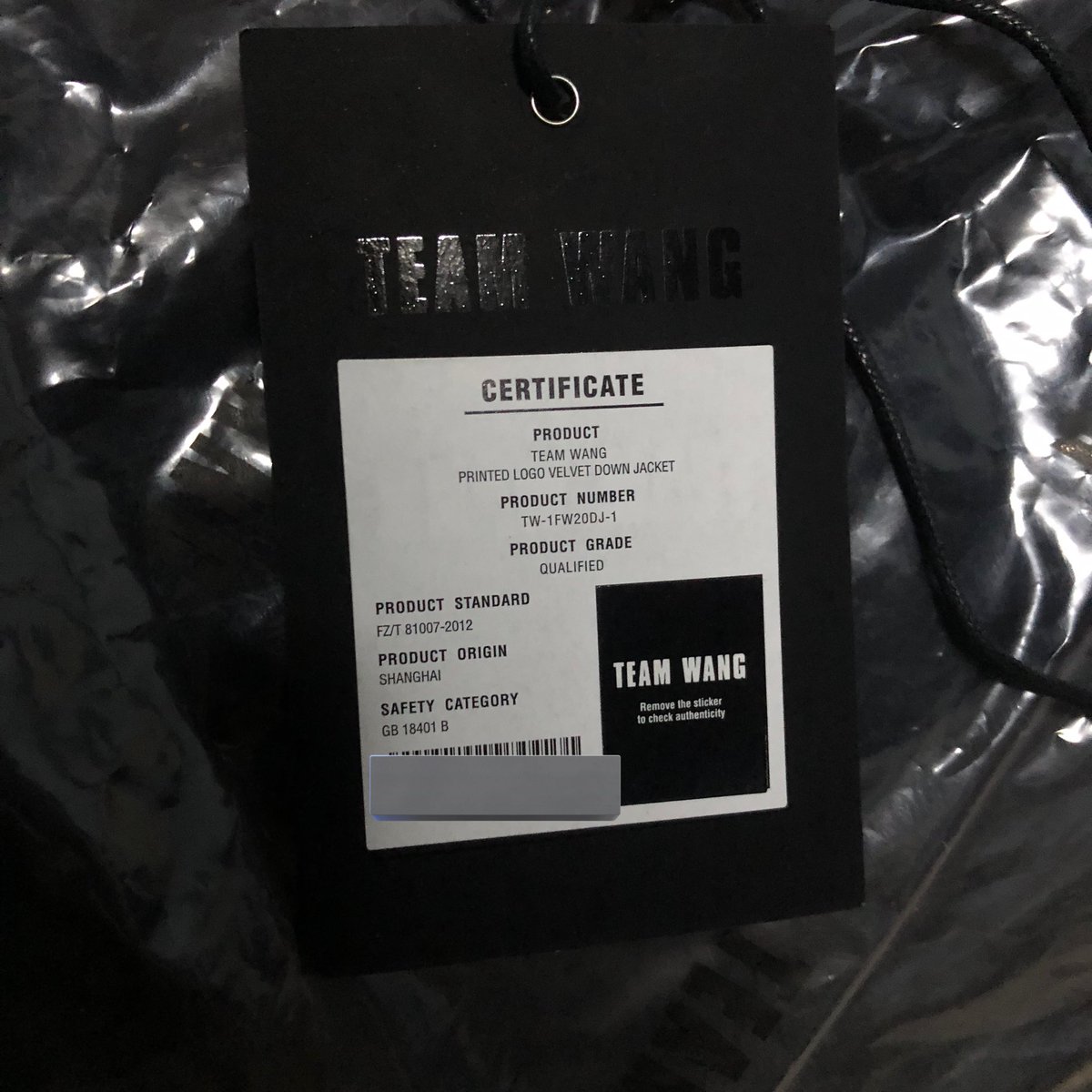 (pls RT🙏🏼)

📍ขาย #TeamWangCookies 
- The Velvet Down Jacket  size : 1 
(เอาออกมาถ่ายรูปเท่านั้น) 
🏷️ 12,000 บาท จัดส่ง/นัดรับ BTS ได้ค่ะ

📮 DM สอบถามหรือขอดูรูปเพิ่มเติมได้ค่ะ

#ตลาดนัดอากาเซ #ตลาดนัดอากาเซ่ #ขายของสะสมกัซ #TEAMWANGdesign #TEAMWANG #Jackson #JacksonWang #GOT7