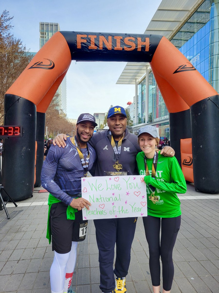 Congratulations 🏅🏅🏅 I just finished the #CFBPlayoff Trophy Trot 5K & randomly met DC and Maryland’s “Teachers of The Year.” @jermar_rountree (DC) and @beroldewdney (MD). We appreciate your dedication and commitment to education. Thanks for watching @fox5dc! #GoBlue