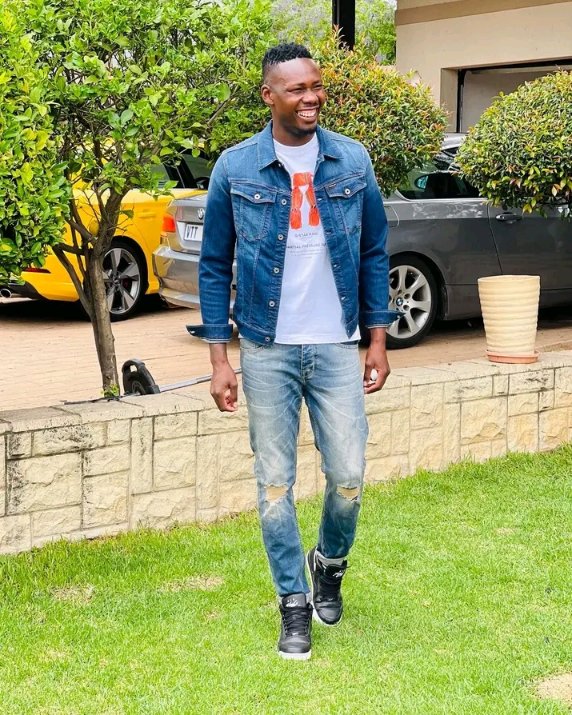 complements of the year to you all...♥️🙏