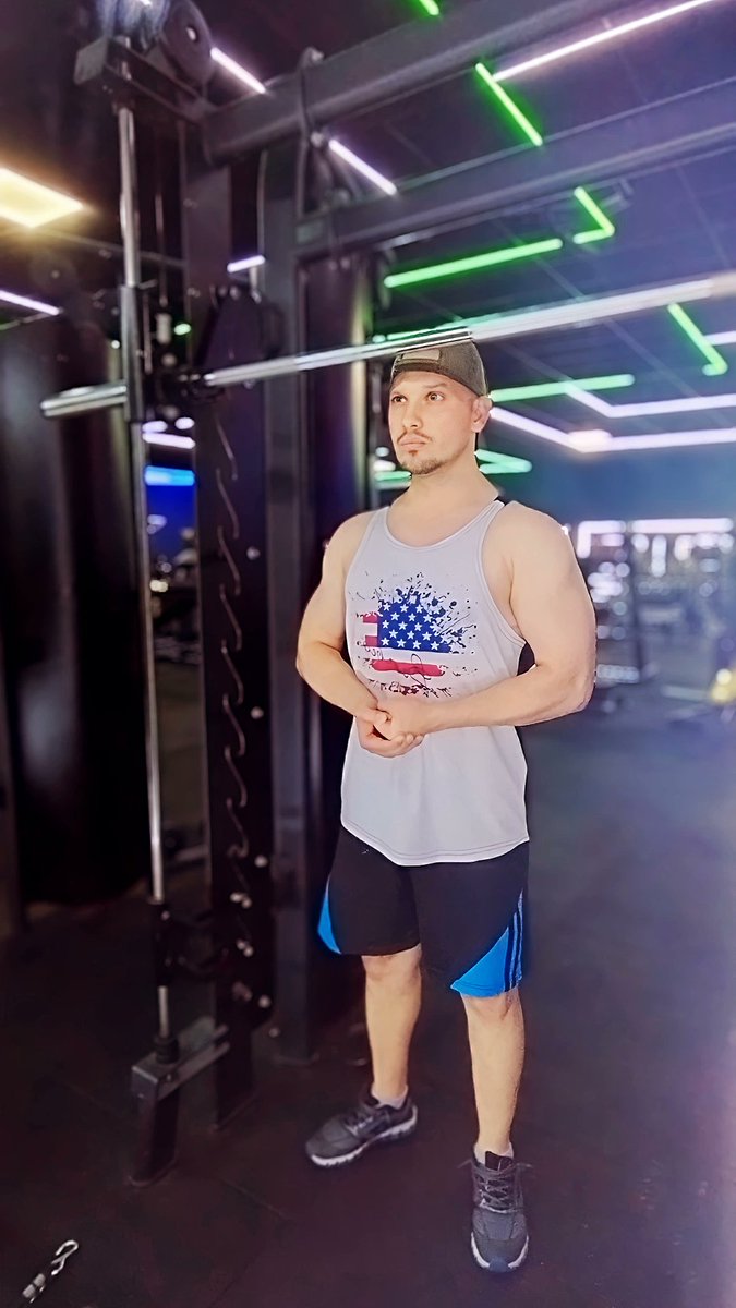 Preciso parar de comer lasanha haha o gordinho tá on 💪🔥😎