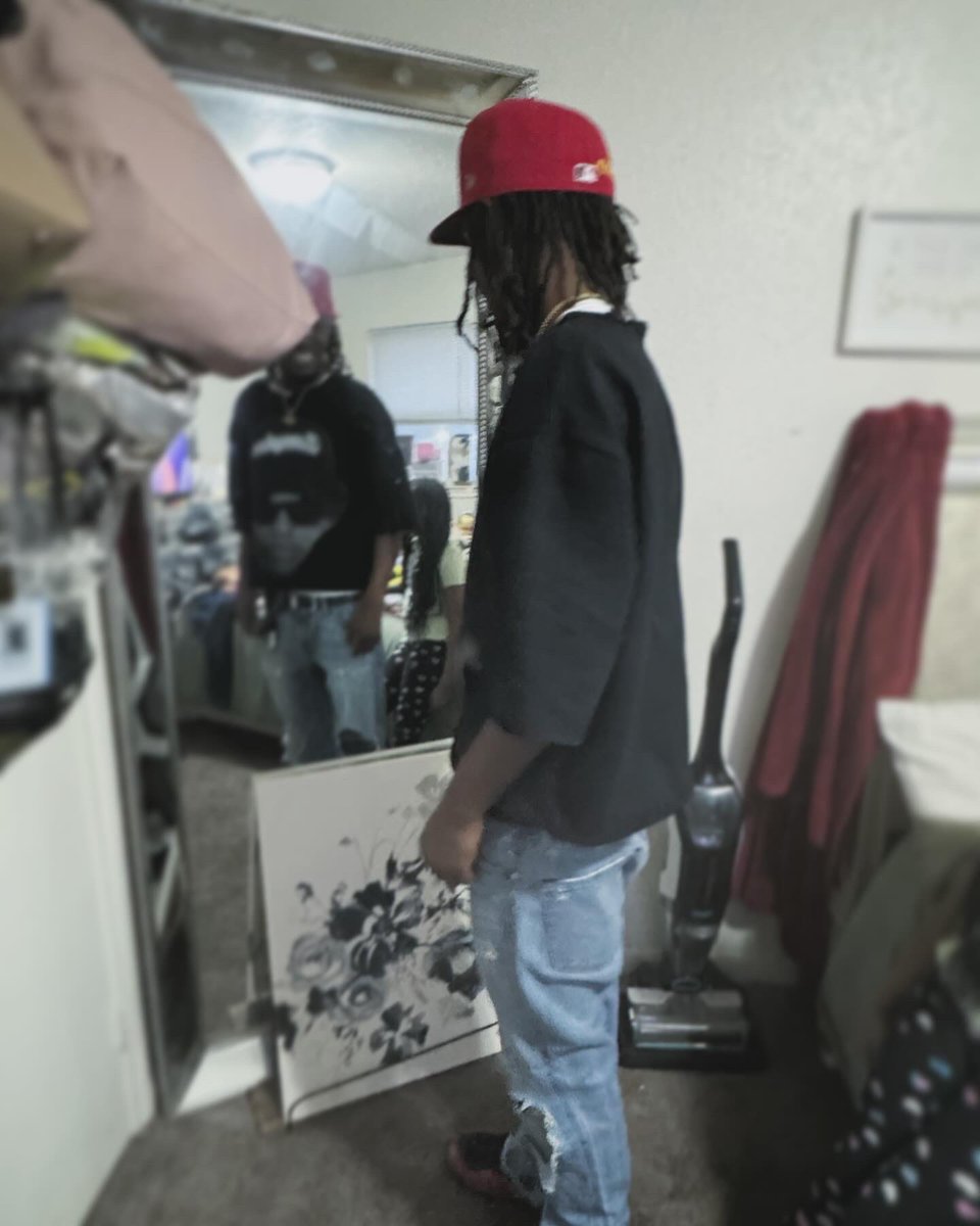 vadohl_free10's tweet photo. 🤷🏾♂️ #longliveJD https://t.co/tK2592Ey29