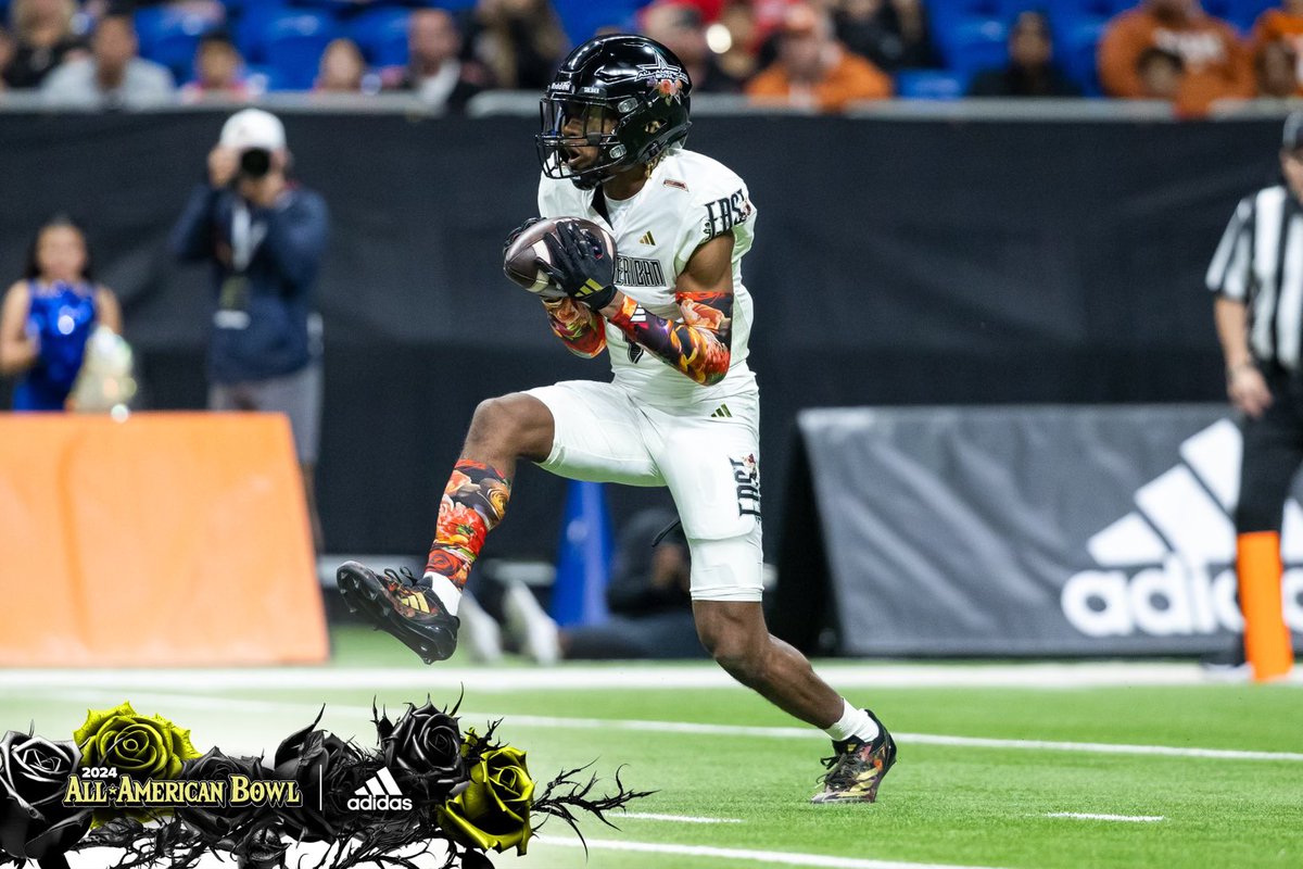 AABonNBC's tweet image. Talk of the Town 

#AABCO2ON4TION 👑🌹🏈

#AllAmericanBowl 🇺🇸