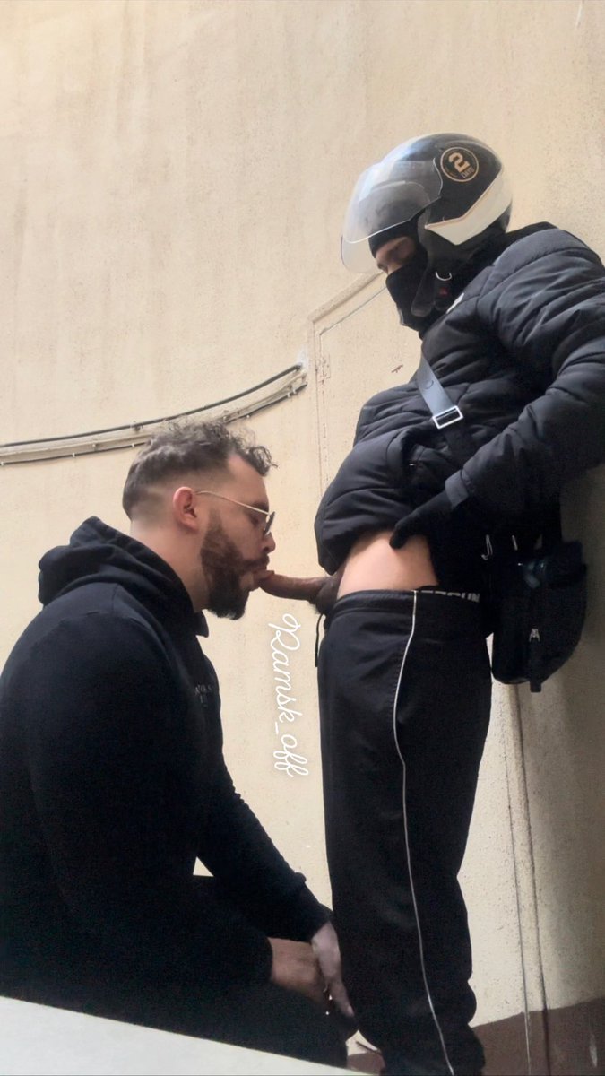 Je suce le liveur Uber Eats dans les escaliers 😈 
RT si tu veux voir la vidéo