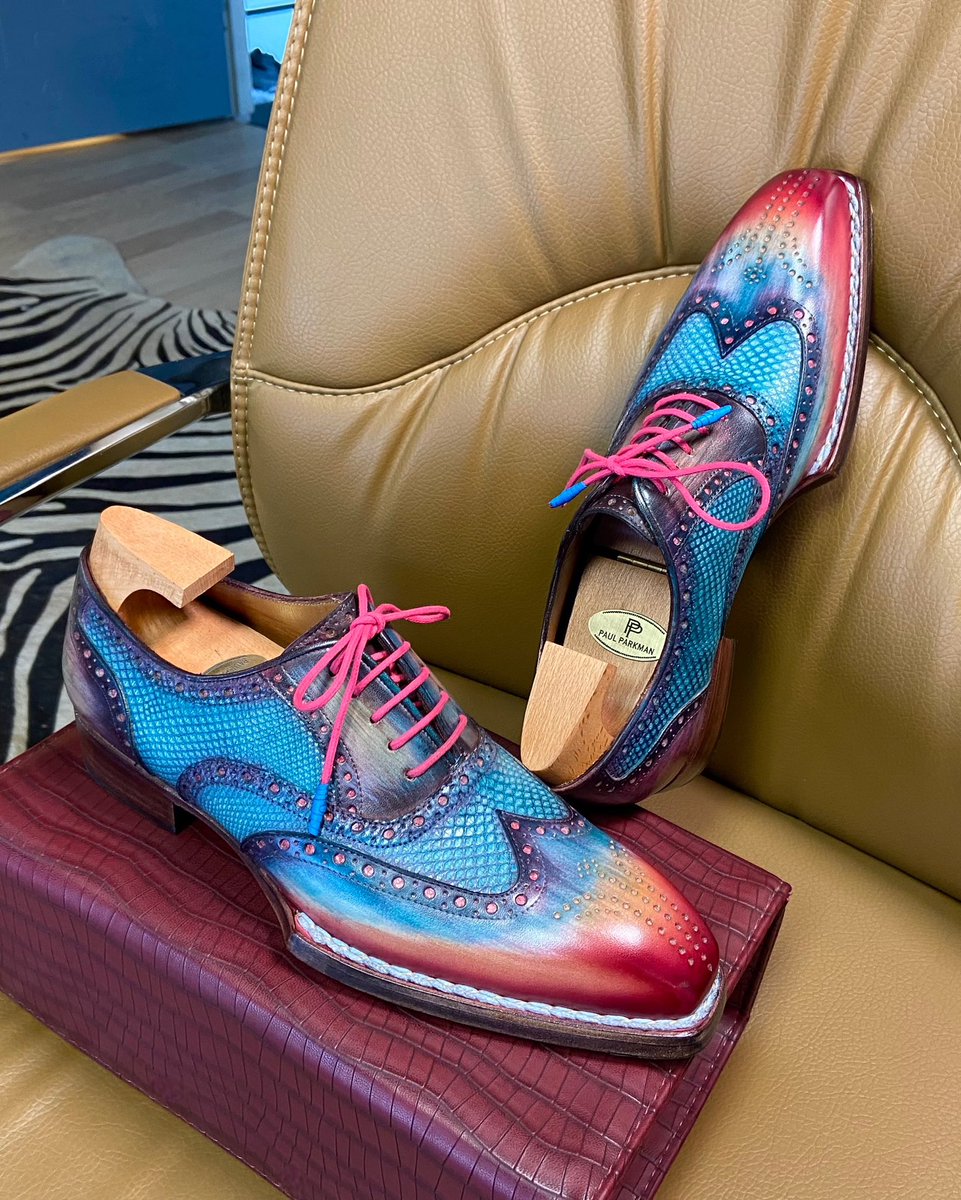 paulparkman's tweet photo. Paul Parkman Custom-Made Blue Karung Snake Skin & Red Leather Patina Hand Painted Oxford Shoes
Website: https://t.co/oeruxkNktO
#paulparkman #pythonshoes #exoticskin #handmade #luxury #pythonskinshoes #exoticskinshoes #luxuryshoes https://t.co/8T6RMLXIR0