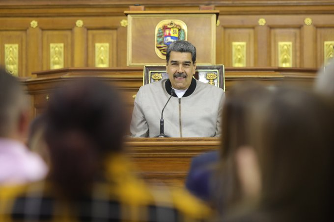 📢¡𝐀𝐬í 𝐥𝐨 𝐃𝐢𝐣𝐨!  🇻🇪
Pdte. <a href="/NicolasMaduro/">Nicolás Maduro</a>: Nosotros hemos construido una nueva ética del poder, cuerpo a cuerpo contra los antivalores del individualismo, contra la mezquindad del capitalismo, contra el egocentrismo.
#GeneralPatriotaAlPanteón
