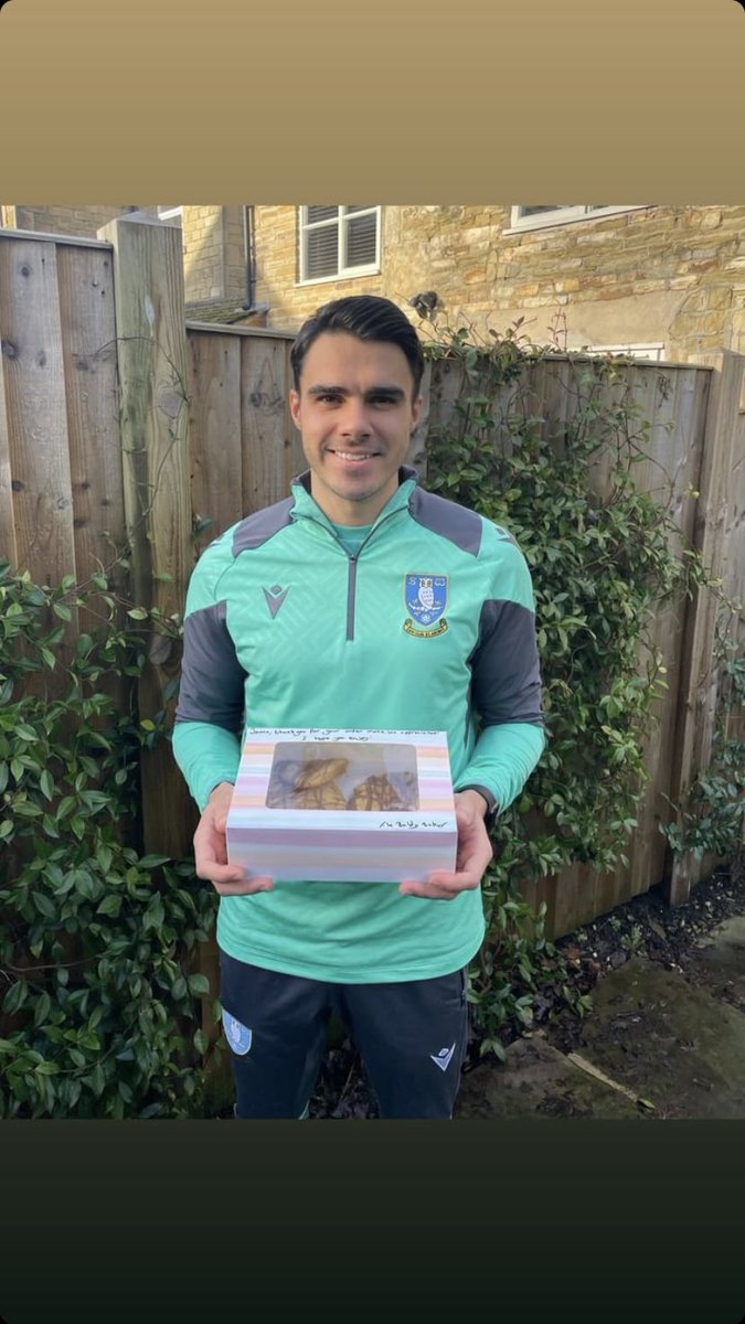 TheBaldyBakerUK's tweet photo. 🦉Jamo🦉

Sheffield Wednesday full back, Reece James went for a personal box of nutella stuffed cookies and came back with glowing reviews🤩

Thank you for your order mate and we’re glad you loved them!🍪❤️ https://t.co/wpCY7LRneo