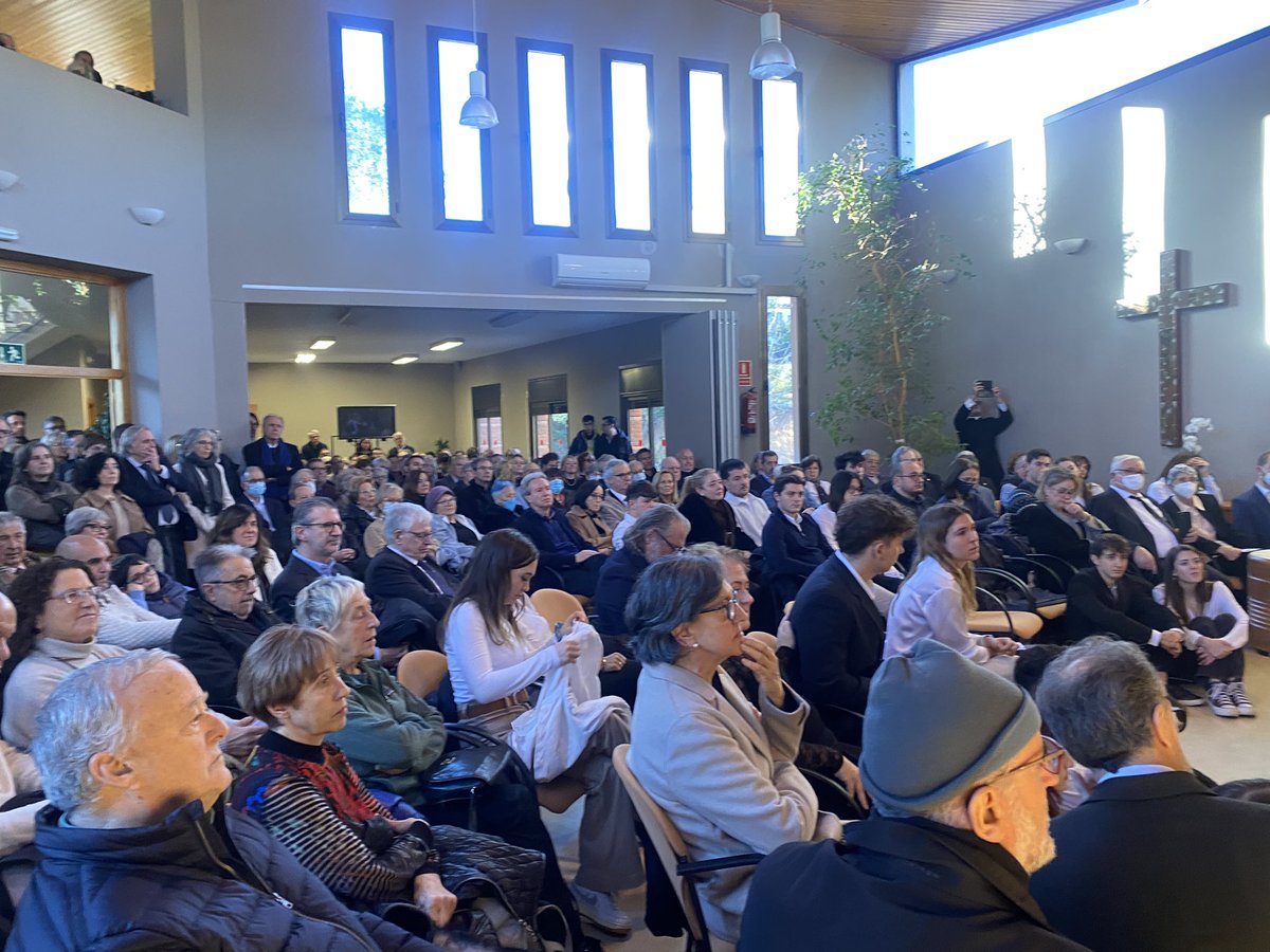 marcmonells's tweet photo. Molt agraïts a tots els que ens vau acompanyar amb missatges, a la vetlla i la cerimònia de comiat del pare 😘 

Gràcies, Josep Monells pel teu testimoni i la gran petjada que has deixat en moltes persones

@carlesarmengol @josepmvalles @jjcortesgarcia 
A @esglesia Protestant VDX https://t.co/HtINDDjvZ8