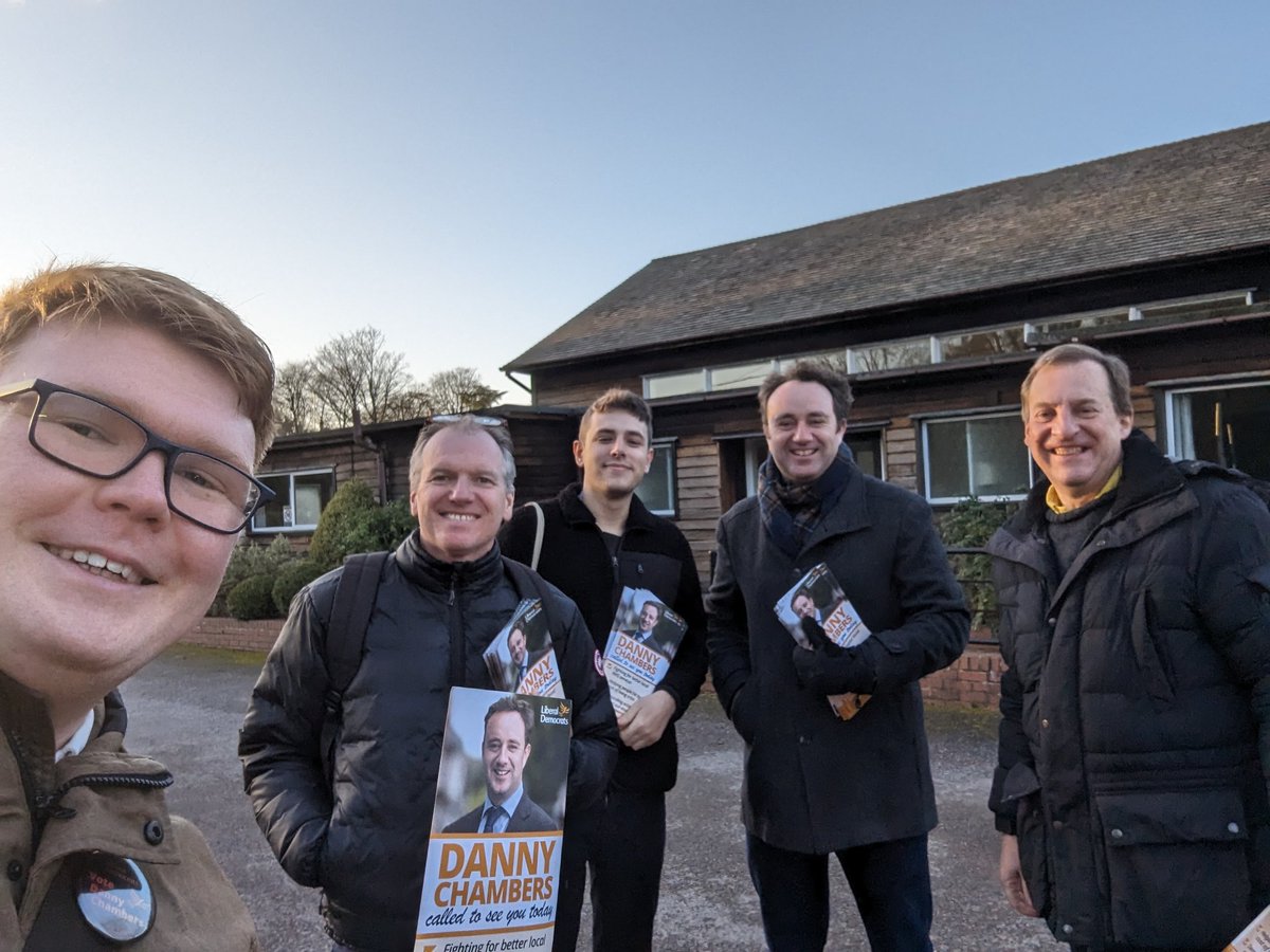 WinchYLD's tweet photo. Out in Breamdean today with Winchester Liberals Democrats candidate @DannyVet! Cold outside but a very warm reception on the doorsteps! https://t.co/x3Rj8eLRLn