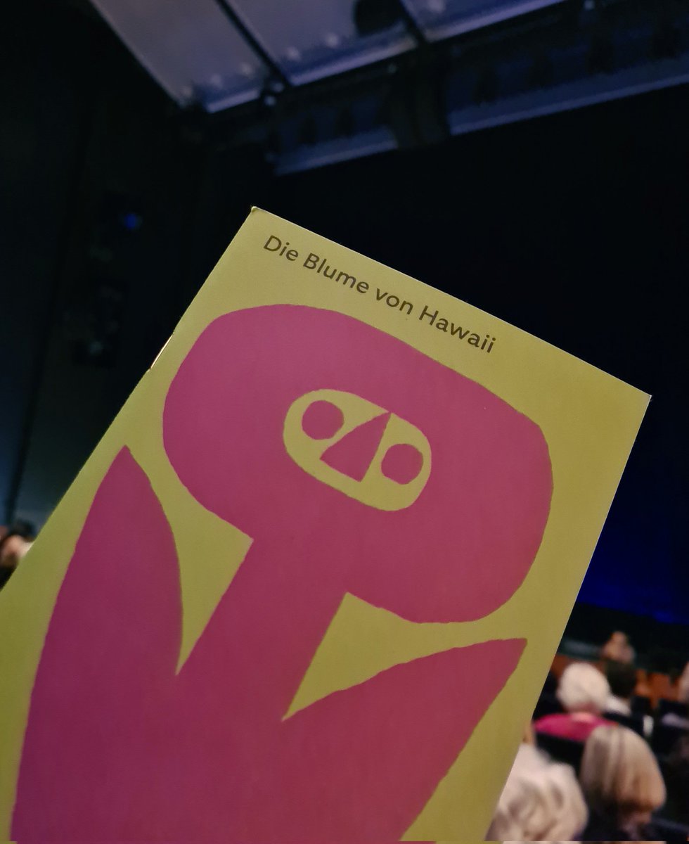 Opernjunkie's tweet photo. "My little Boy, ich bleib' Dir treu..." 😈
So früh im Jahr schon die erste Omarette...na schauen wir mal 😄 #PaulAbraham #DieBlumeVonHawaii #OperMagdeburg https://t.co/4kJ6KFxMvM