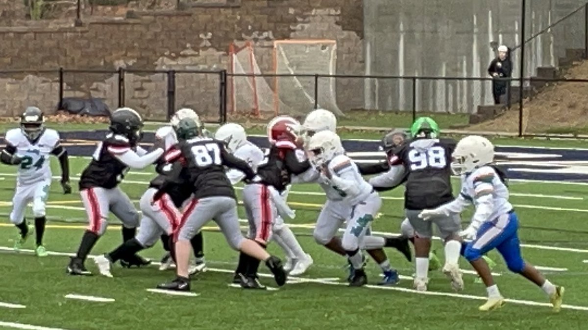HLHawks's tweet photo. @JJames_78 Matthew practicing for his spot on the OMline one day! 🙏🏻🤞🏻. Wants to make you proud https://t.co/mV08JDXQMz