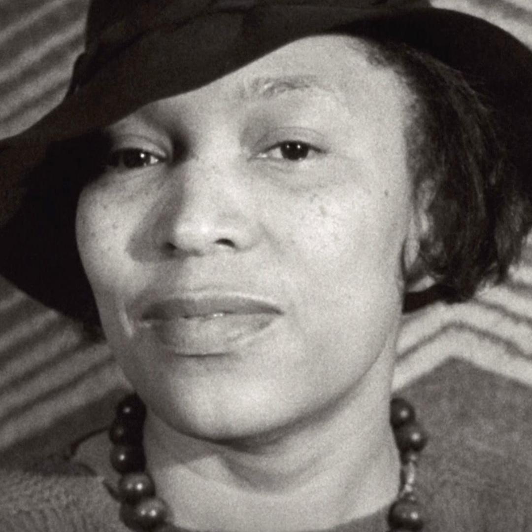 Happy Birthday to the late Zora Neale Hurston! Born in 1891, Hurston was an iconic author and anthropologist, best known for her novel 'Their Eyes Were Watching God.'
#BlackHistory #ZoraNealeHurston