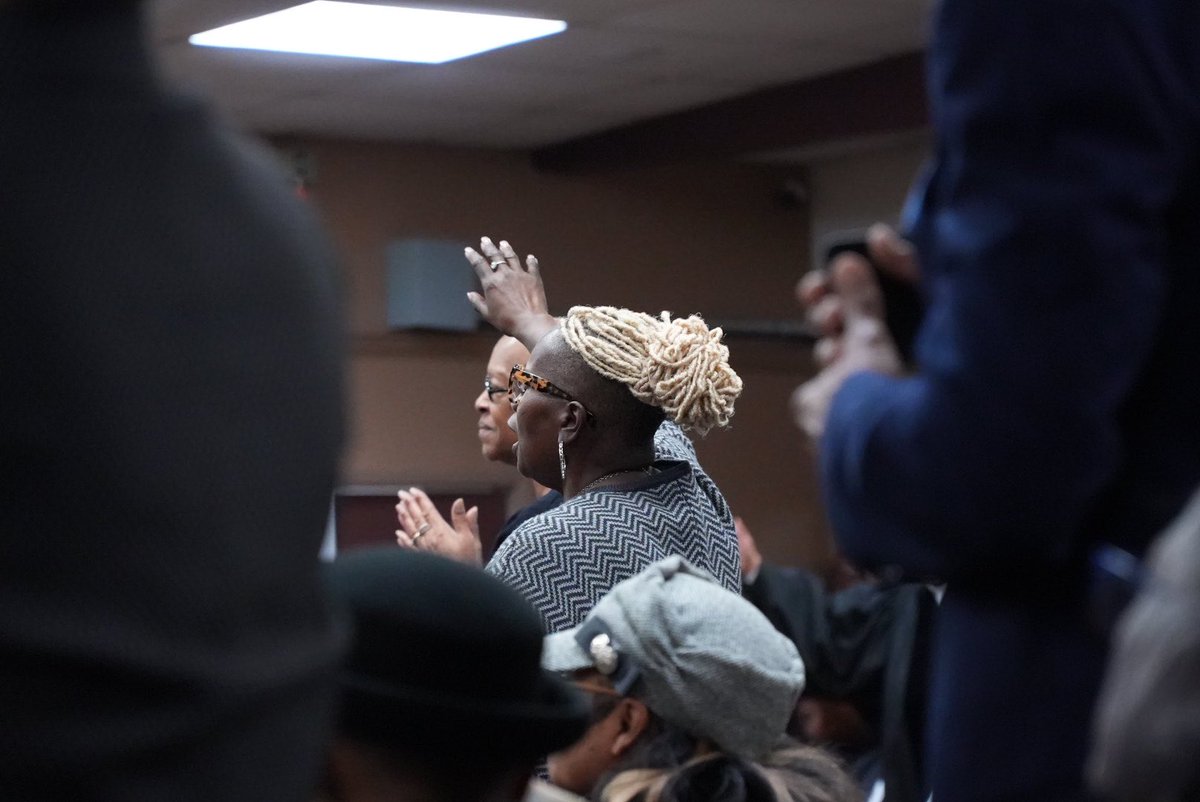 SylvesterTurner's tweet image. “Precious is the lamb of God. We bow down before you. We worship and adore you. Precious is the lamb of God.

Worthy is the lamb. Jesus youre the lamb. Holy is the lamb. Just as I am.”-@KathyTaylorLive 

#IAmTCWW @TCWWHouston