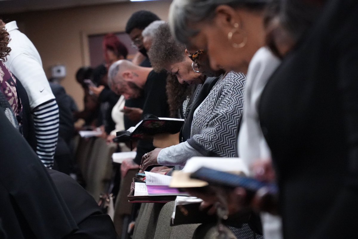 SylvesterTurner's tweet image. “Precious is the lamb of God. We bow down before you. We worship and adore you. Precious is the lamb of God.

Worthy is the lamb. Jesus youre the lamb. Holy is the lamb. Just as I am.”-@KathyTaylorLive 

#IAmTCWW @TCWWHouston