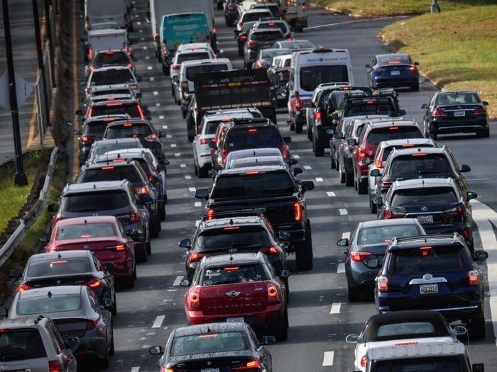 gigworkersguild's tweet photo. How Much Do Uber Drivers Make With Growing Competition https://t.co/Oy47oWE8Zo https://t.co/BvFeGmsApG