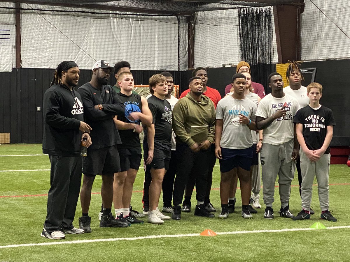 KingstonB_DTDE's tweet photo. Great learning experience last night in Atl training with the high school players. I appreciate the work and learning from great coaches and college players! Big Thanks Coach Dez 🐐 Definitely leveled ⬆️💯#Latenightrush #ClassOf2028
• 6'0.5", 226 lbs. ,GA (706), 8th Grade https://t.co/dvn5V1q5ZS