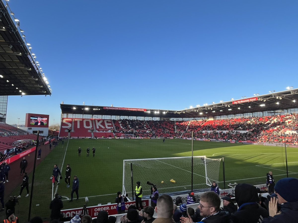 kristieHphoto's tweet photo. The coldest game I’ve ever been too 🥶 but worth all the travelling ! 💙🤍⚽️ #bhafc #FACup #stobha #football #albion https://t.co/nM6KMengVO