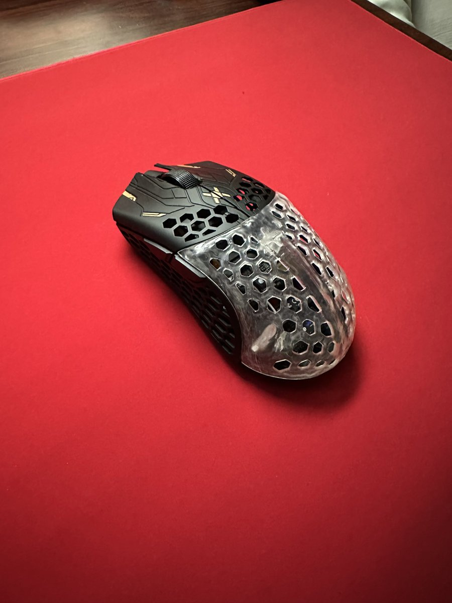 Cut a bit off of the <a href="/InfinityMiceco/">InfinityMice</a> Starlight-12 Hump mod to fit on my ultralight X. Hoping to see a refined lighter version of this for the ULX.