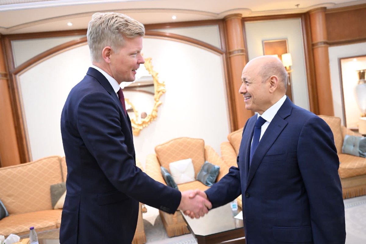 OSE_Yemen's tweet photo. Special Envoy Grundberg met @PresidentRashad in #Riyadh to discuss the #UNRoadmap which will operationalize the parties' commitment to a ceasefire, measures to improve living conditions in Yemen, and the resumption of an inclusive political process under UN auspices. https://t.co/uFXJmYfuSt