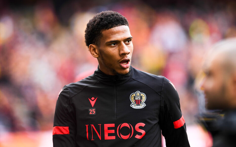 ActualiteSerieA's tweet photo. 🔴⚫️ L’AC Milan surveille Todibo, l’OGC Nice espère le conserver cet hiver ! 🔍🇫🇷 

(@FabriceHawkins) https://t.co/LrUWAczGfY
