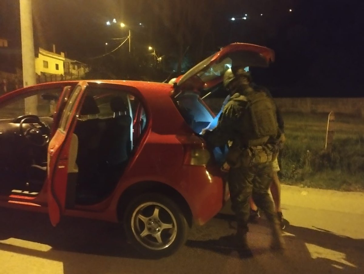 👩🏽‍✈️Precautelamos la seguridad y el bienestar de los azuayos.

🚔Realizamos controles antidelincuenciales en vías, parques lineales, bares y discotecas del cantón suroriental.

<a href="/MiltonBenitezA/">Milton Benitez</a> 

#ElNuevoEcuador