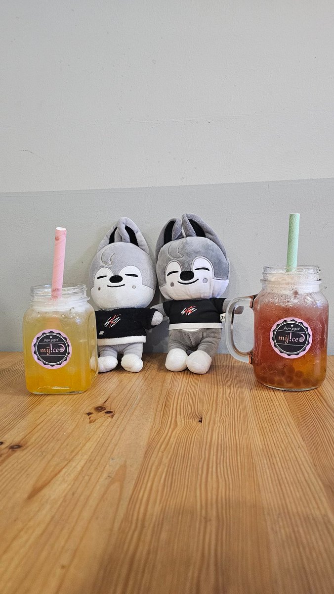 EvaKookie_'s tweet photo. Date of our wolfchanies🥹🫶🏻 https://t.co/P3mjInrOiB