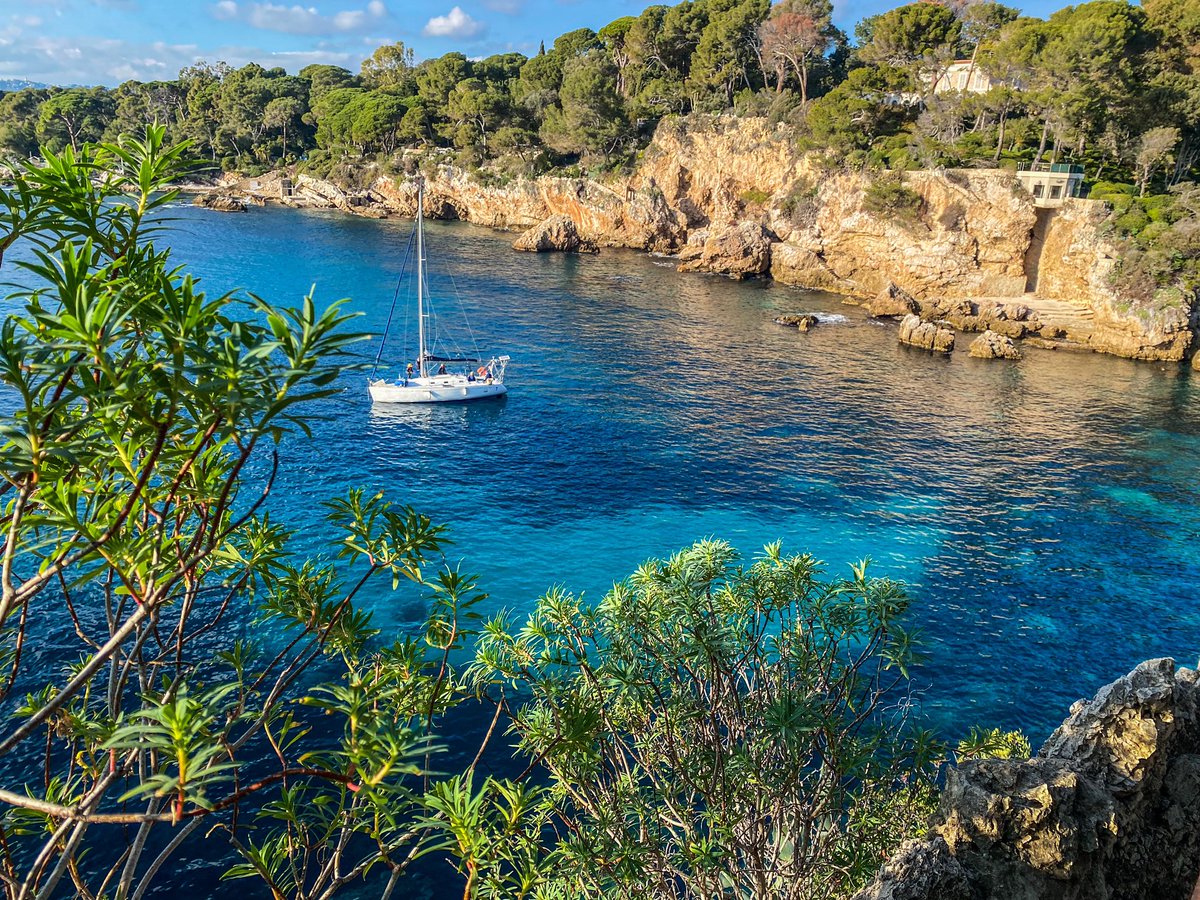 Une magnifique photo d'#Antibes en hiver pour cette fin de #weekend...💙 Splendide n'est-ce pas ? 🤩

📸<a href="/maximeguay06/">Maxime Guay</a>

#CotedAzurFrance <a href="/AlpesMaritimes/">alpesmaritimes</a> #Département06 <a href="/antibes_jlp/">Antibes JLP</a>