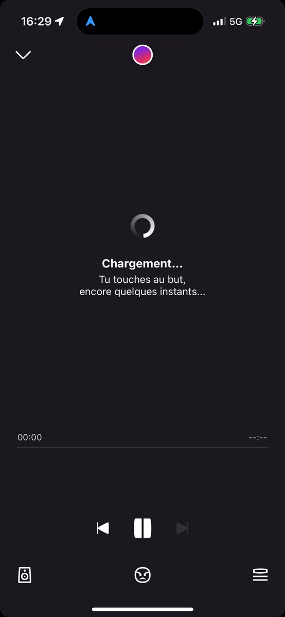 Lea_lff's tweet photo. @Deezer tu paie, 1/3 du temps ça charge pas pendant des 10/15 min alors que je suis en full 5G 🫠🫠 https://t.co/nlmb3SeB67