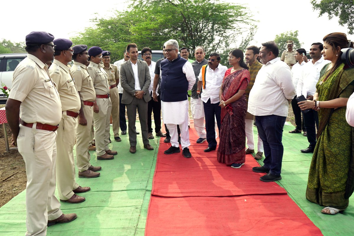 AmitMishraMFD's tweet photo. Hon. Minister MoEFCC visit to #Lonar #MTR
@jayotibanerjee
@moefcc
@magical_melghat 
@MahaForest https://t.co/QQTAy0NTAU