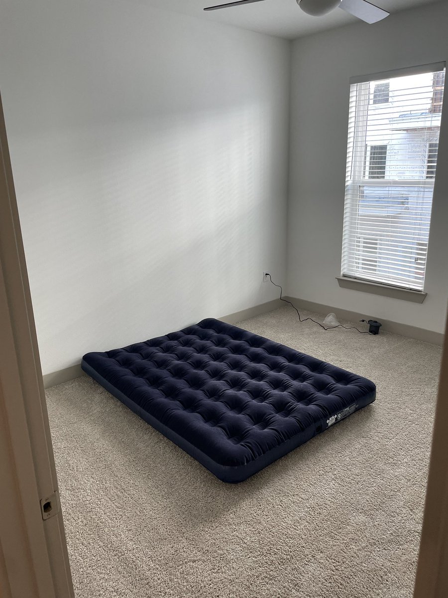 AverageJoes_Jim's tweet photo. Upgraded to a new place. You just gotta keep grinding everyday. https://t.co/4tRHmMul3d