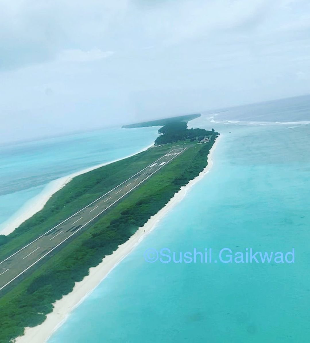 vikashraypat's tweet photo. This is not #Maldives.

This beautiful place is from #Lakshadweep.

You don't need a passport, visa, or permission to travel to #Lakshadweep.

Why do you want to go to a country whose people hate you? #BoycottMaldives #Maldivians 

#NarendraModi #Indians #MaldivesKMKB  #india https://t.co/bZbm7lHgYy