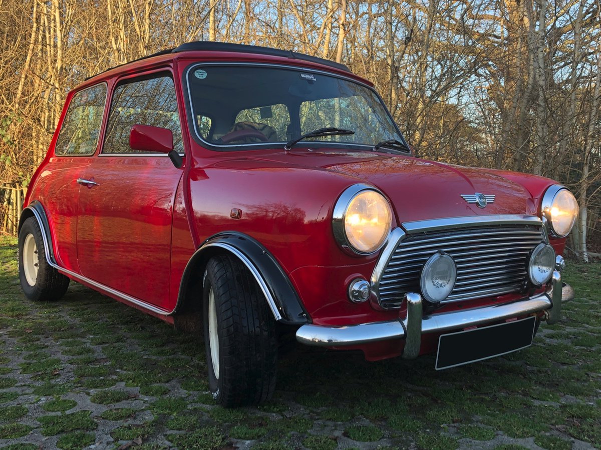 miniphernalia's tweet photo. Gave our #MiniSeven a scrape out and about this afternoon trying to avoid as much of the #RiverThames flooding as possible. A quick shake down and a wipe with a dry cloth, she is now in Winter hybernation for a few months. Sleep tight my love - https://t.co/drsQ64lW1l https://t.co/gAxqrbqk0x