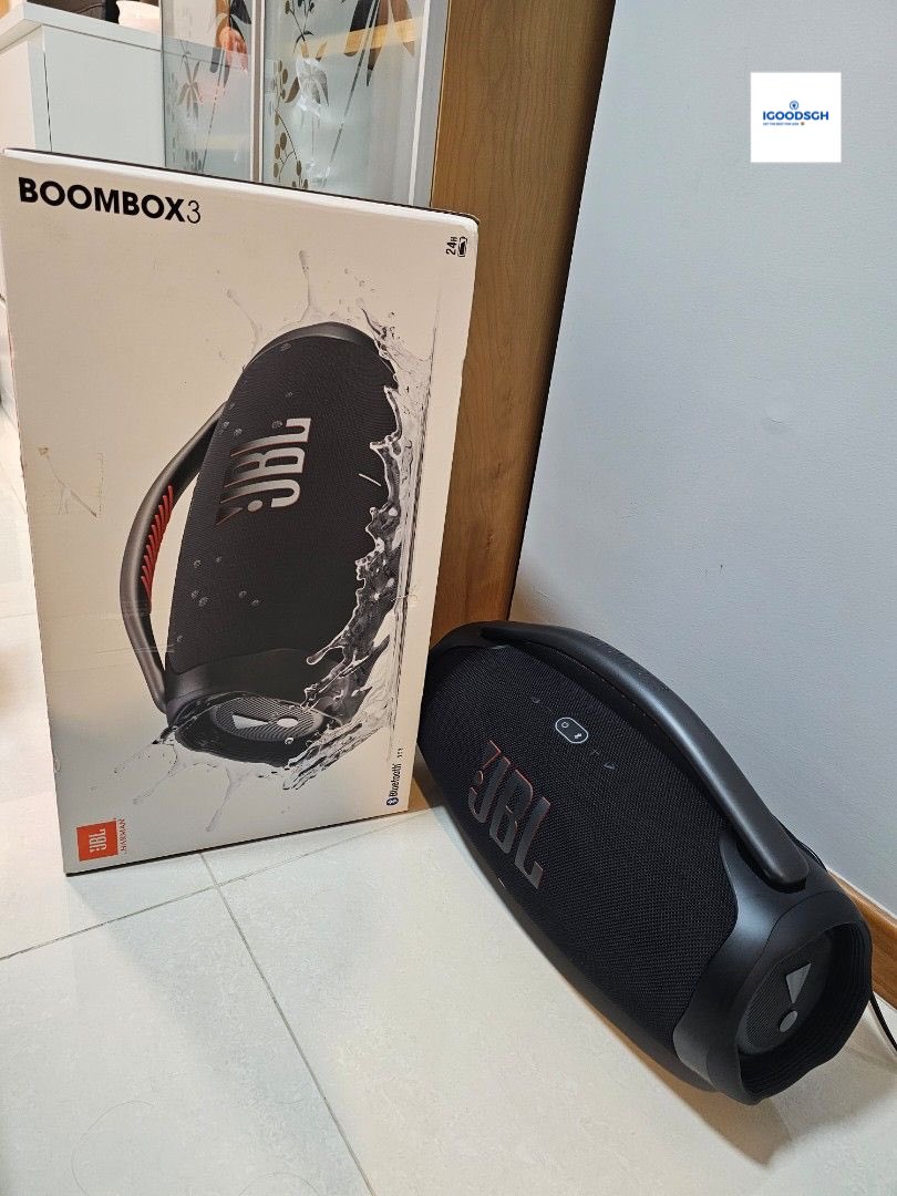 Unboxing New JBL BoomBox 2, and differences between the 1. 