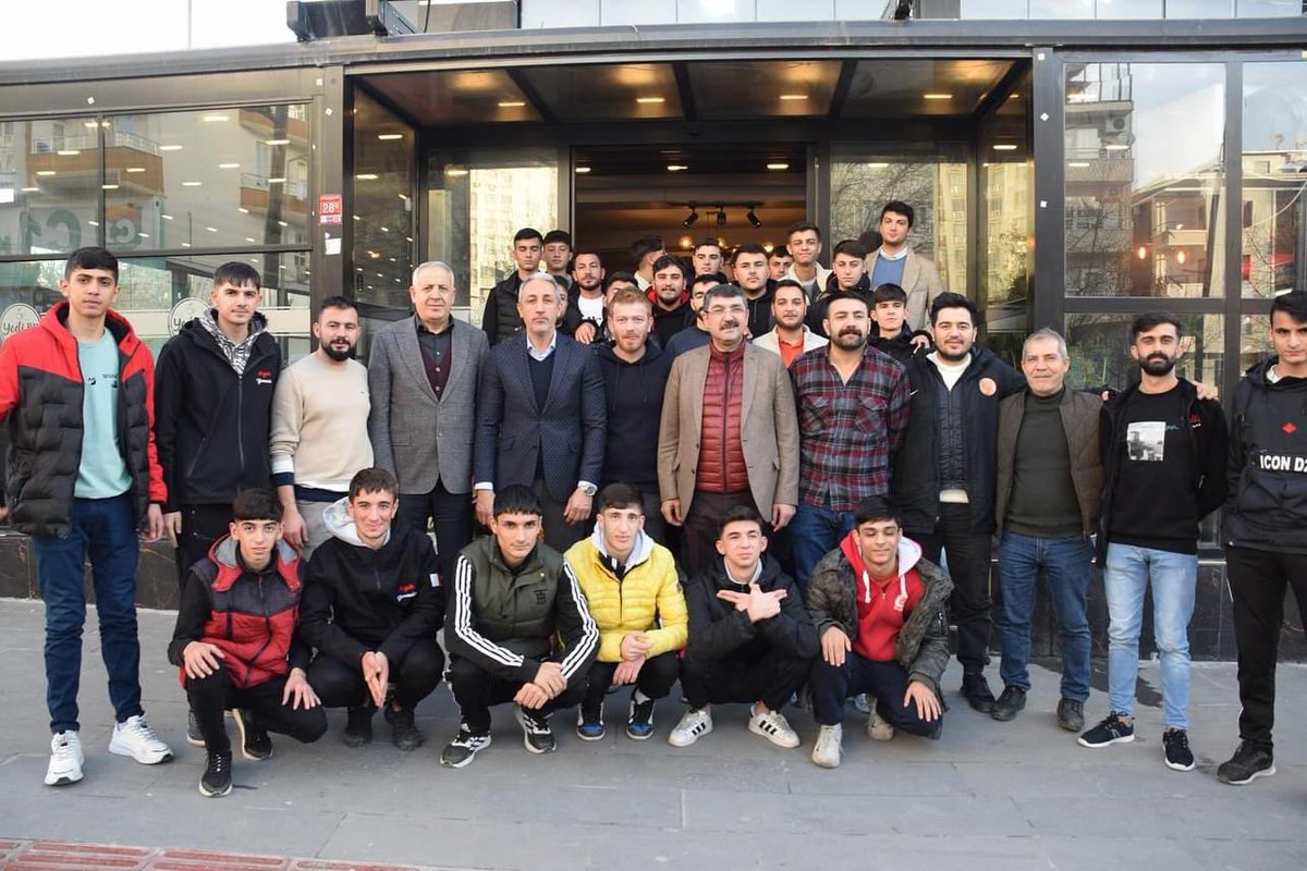 Ugurkapuci's tweet photo. Nasıroğlu, Petrolspor taraftarlar derneğini ziyaret etti
https://t.co/P9xOi1oB0O
@fnasiroglu @batmanpetrolfk @batmanpetrolsk_ @cemal1kaya #Batman https://t.co/pnfs0Ahnei