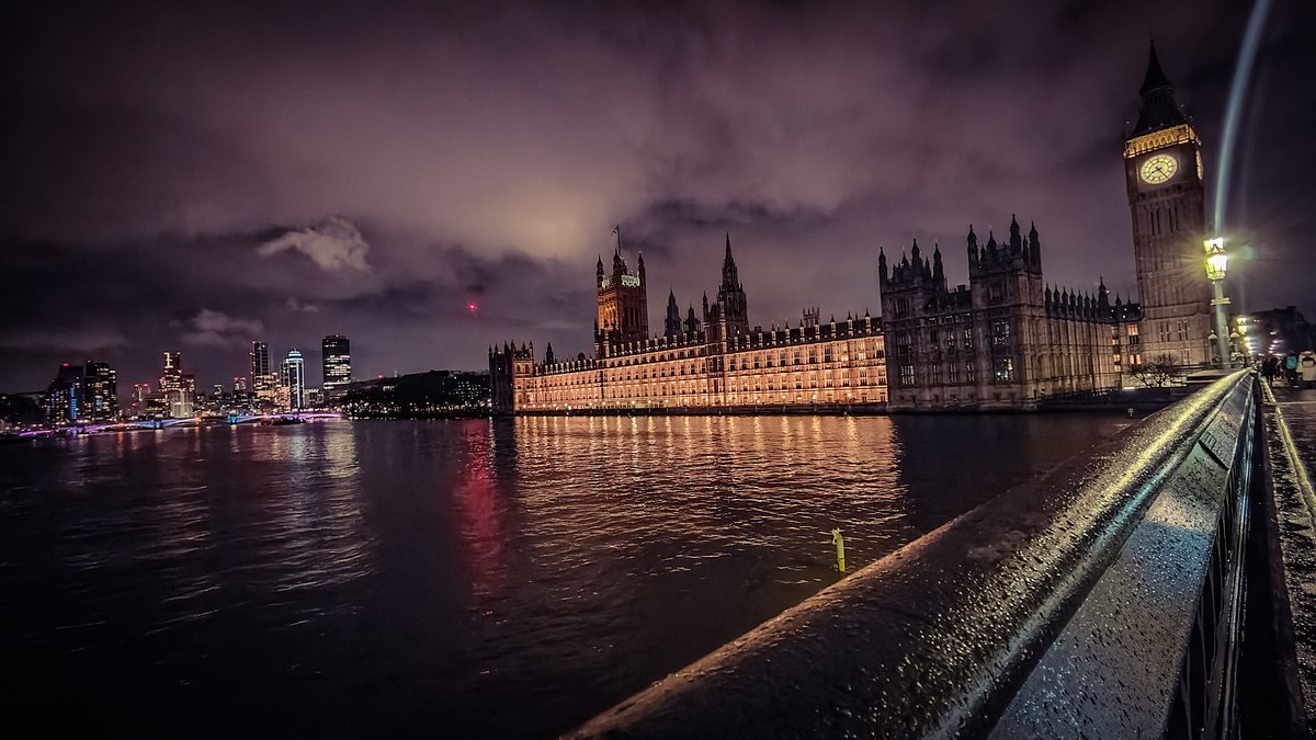 Friday Night in LDN! Thoughts?x
#London #LDN #LondonVibes #NightTime #nightphotography #Capital #CapitalCity #UK #UnitedKingdom #Wow #Amazing #Beautiful #Stunning #PictureOfTheDay #picoftheday #viral #TrendingNow #trend #photograghy #WestminsterBridge #Housesofparliament #BigBen