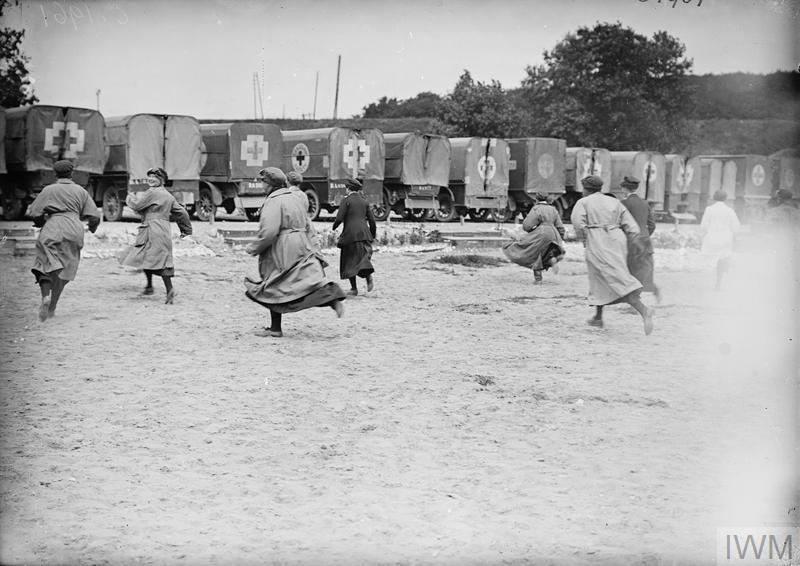 WomenAtWar2's tweet photo. #BritishRedCross Society #VoluntaryAidDetachment #VAD & #FirstAidNursingYeomanry Women's Transport Service #FANY female motor ambulance drivers in #Etaples,France. These are from a series of photos taken by Lt Ernest Brooks on 27th June 1917.
#WWI #militaryhistory
(credit - IWM) https://t.co/Y1lUDYN52O